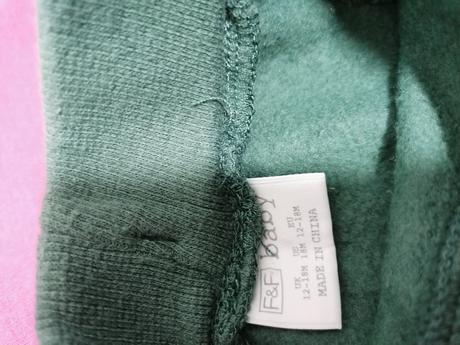 Predám chlapčenské tepláky, 92