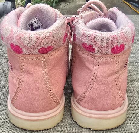 Poltopánky, fila,23