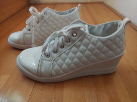 Tenisky na platforme, 40