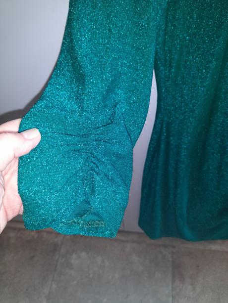 Spolocenske saty s trbletom, 44