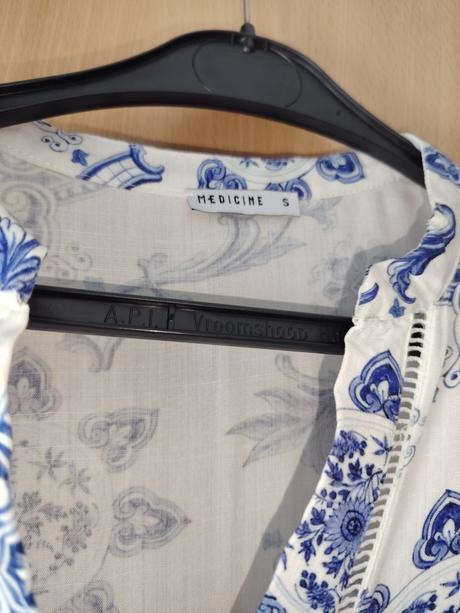 Balik damskeho oblecenia, s