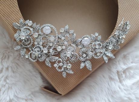 Krásna ozdoba do vlasov,