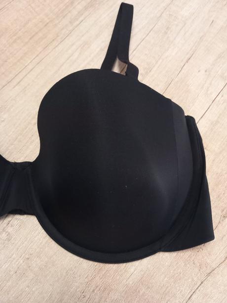 Čierna podprsenka, triumph,90c