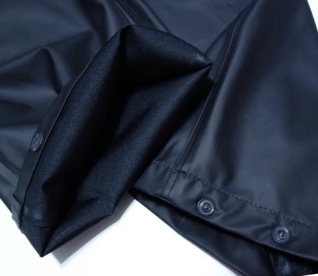 Nohavice so dažďa zn. hh, helly hansen,152