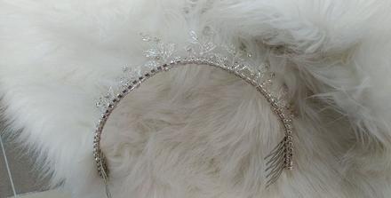 Jemná korunka do vlasov, 