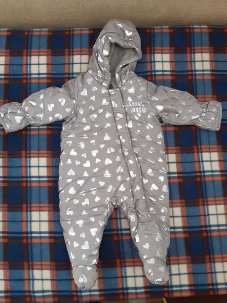 Overal na zimu, lupilu,62