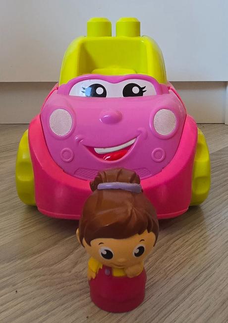 Autíčko mega bloks, 