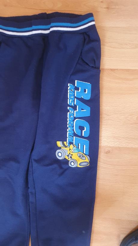 Tepláky s aplikáciou, 128