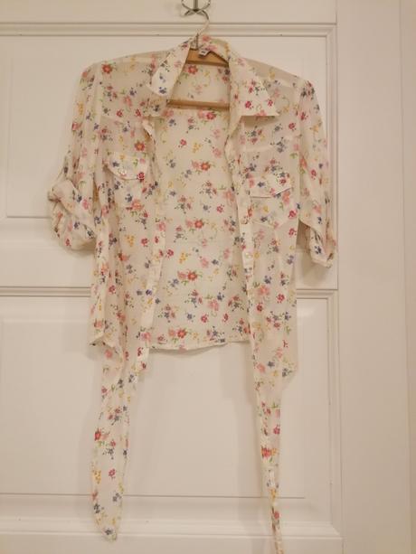 Kvietkovaná košeľa, 40