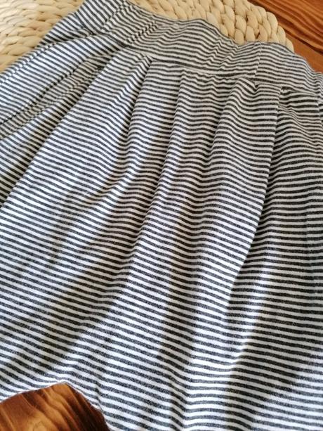 Pudlové nohavice, 104