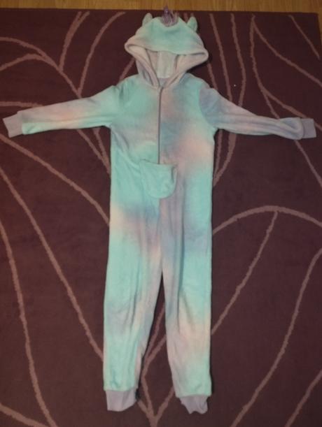 Mäkký overal jednorožec, 122