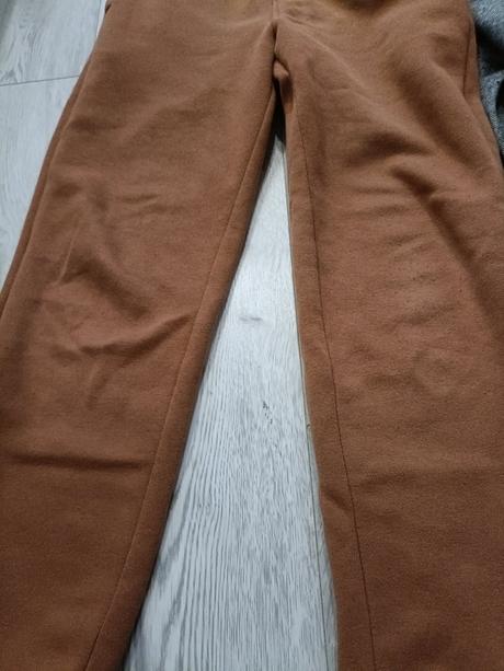 Zateplené teplaky, sinsay,140