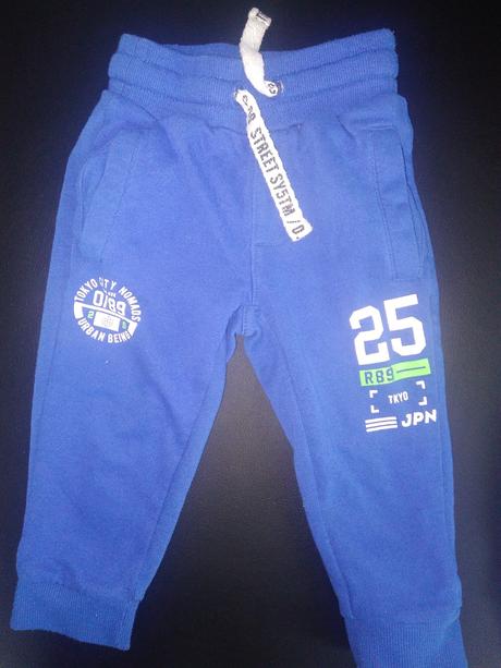 2x teplaky, reserved,92