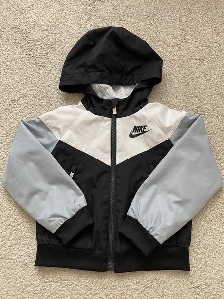 Sustakova bundicka, nike,92
