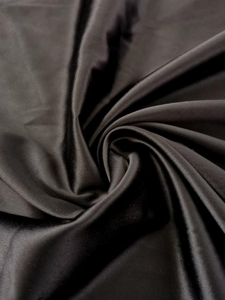 Saténové šaty s čipkou, s