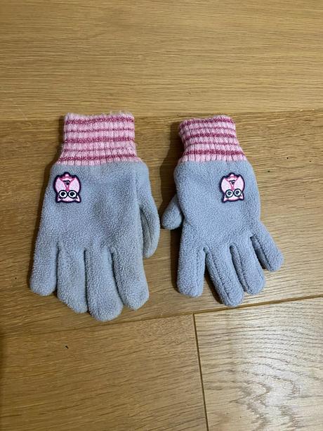 Dievčenské rukavice, 98