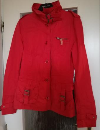 Červená bunda s, s