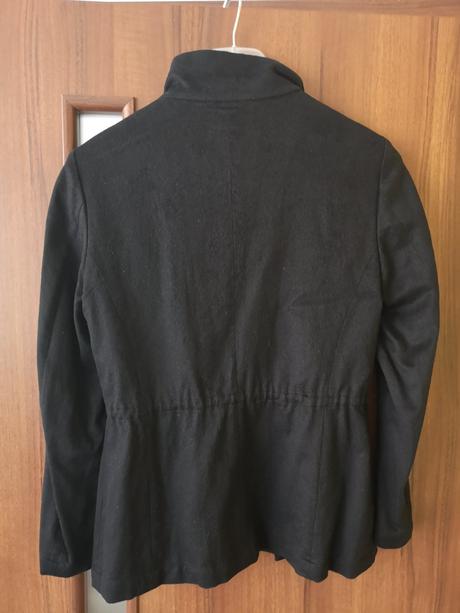 Tenký prechodný kabátik comma, 38