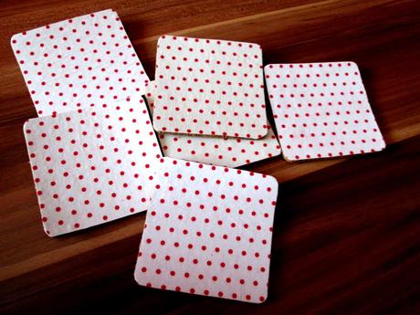 Bodkované podšálky, 