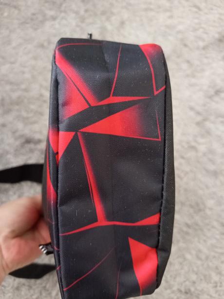 Červeno čierna cross body taška, 