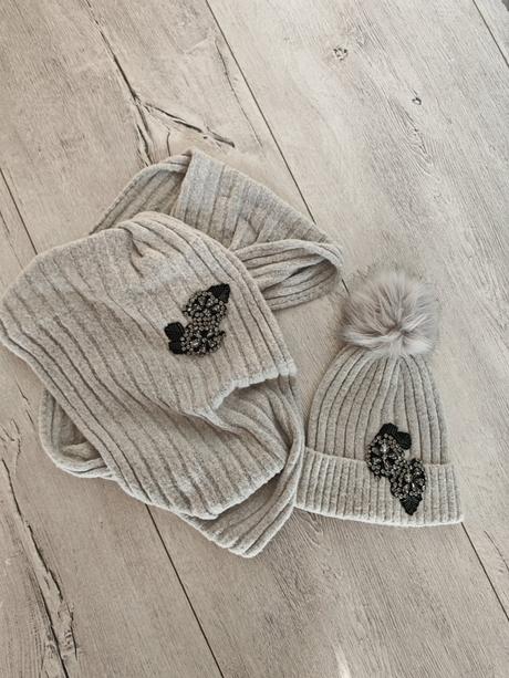 Sada čiapka a šál, orsay