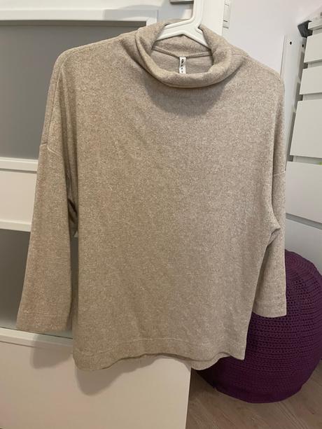 Sveter, stradivarius,s