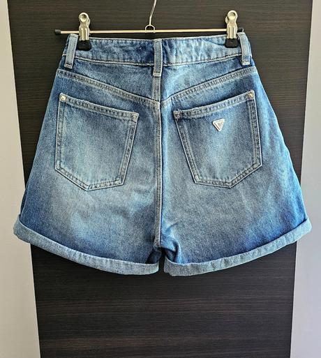 Šortky guess, guess,s