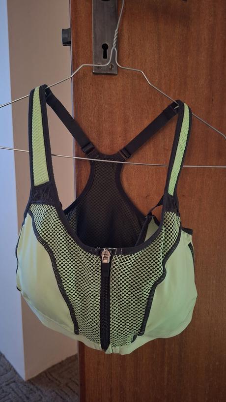 Športová podprsenka, l