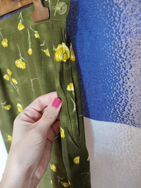 Sukňa s elegantným volánom, m