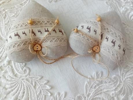 Látkové závesné srdiečka 11cm x 11cm, 