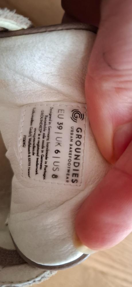 Tenisky groundies, 39