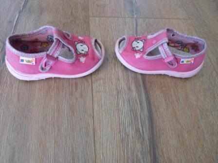 Sandálky plátené, 23