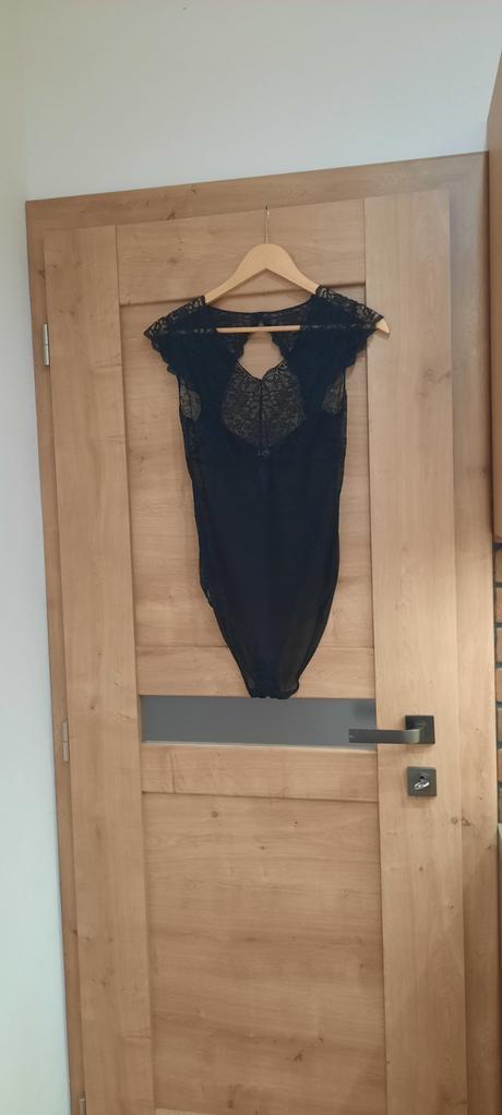 Body v top stave, esmara,m