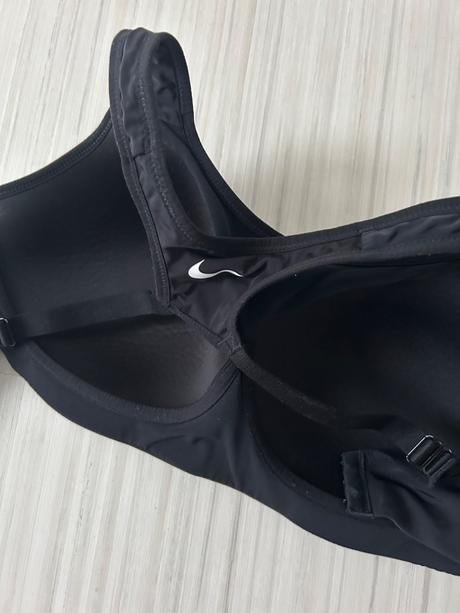 Nike sportova podprsenka, nike,90g