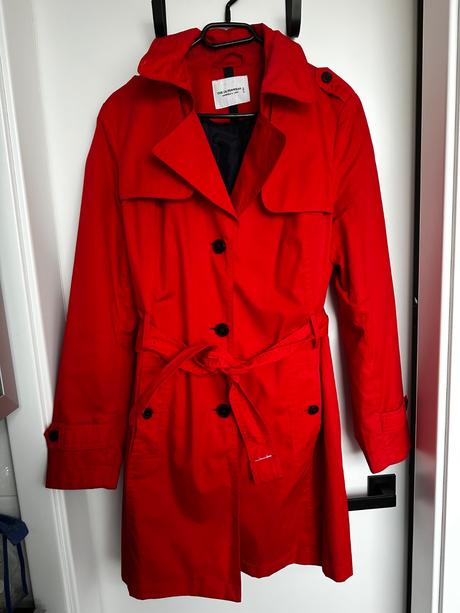 Červený kabát, c&a,l