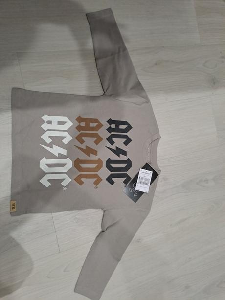 Ac dc tricko, next,104