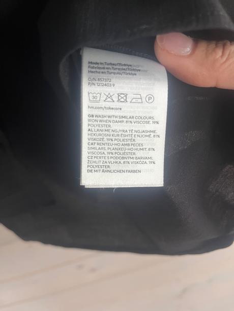 Čierna blúzka s volánmi h&m, h&m,xl