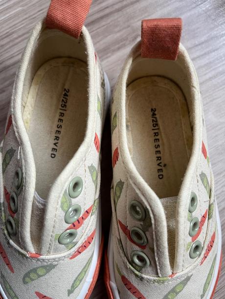 Reserved slip on 24/25, reserved,24 / 25