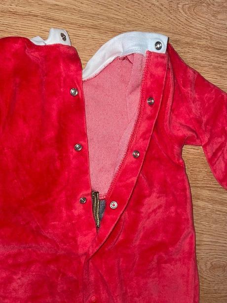 Vianočný overal, 74