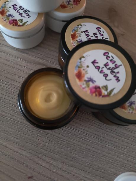 Jemny očný kávový krém, 