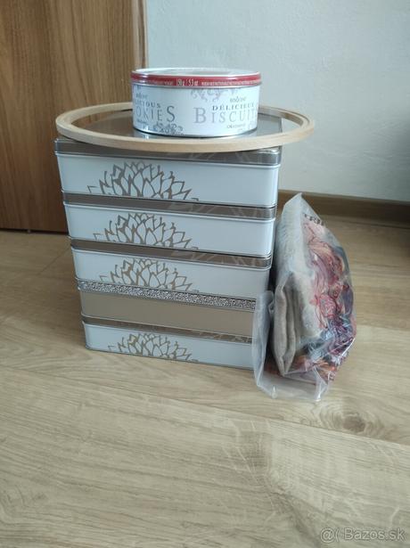 Nikty na vyšívanie, dózy, kruh, 