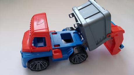 Smetiarske auto lena,