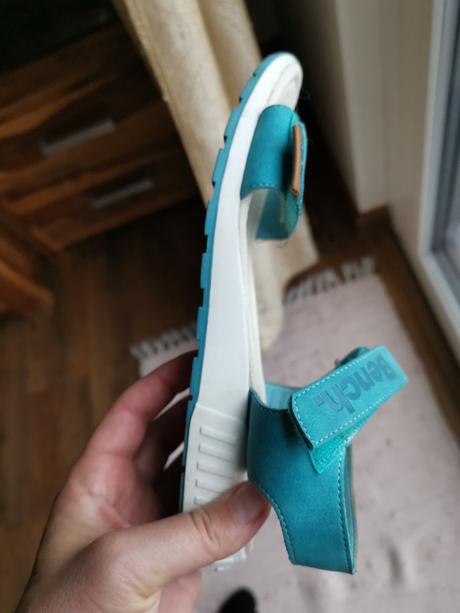 Sandále s originál krabicou, 37