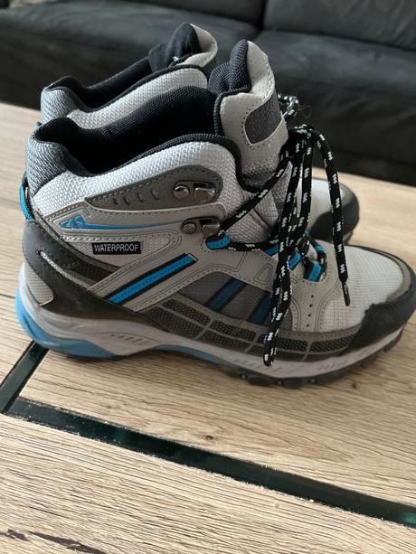 Sportove vodeodolne vyssie topanky, 37