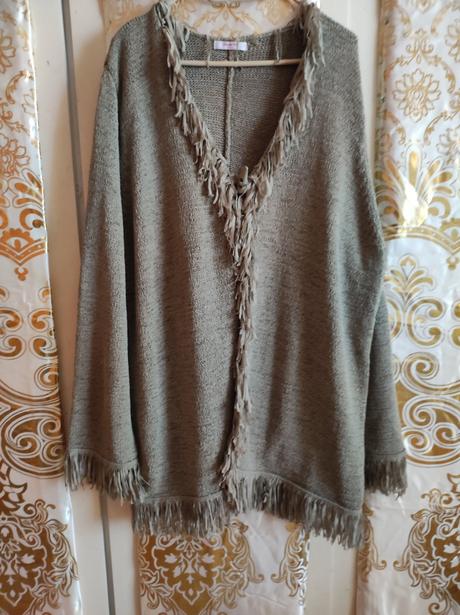 Kardigan so strapcami, 48