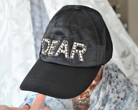 Saténová čierna šiltovka, 