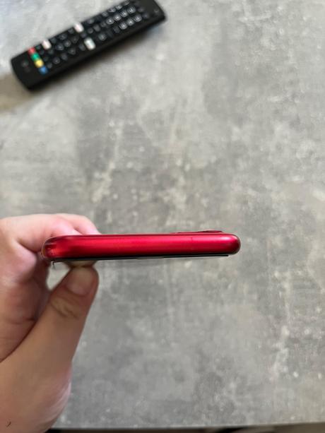 Predám iphone 11, apple