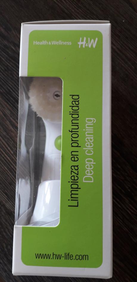 Čistiaca kefka na tvar., 