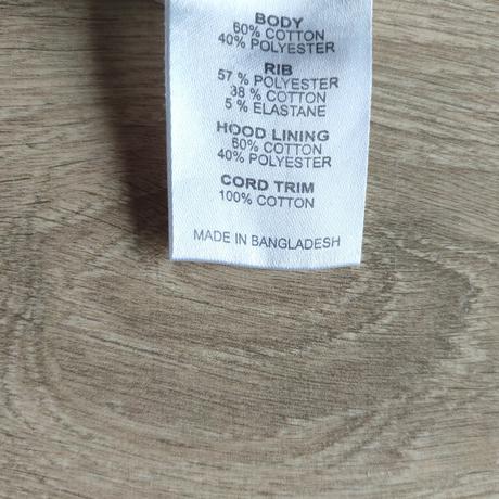 Krásna dievčenská mikina, na cca 10 r., 152