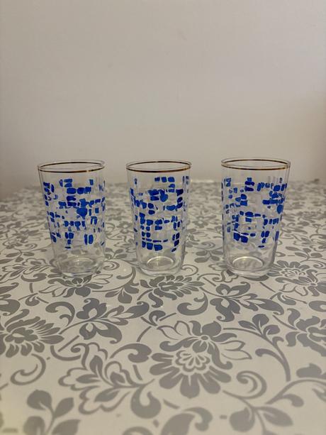 Tri vzorované poháre, 